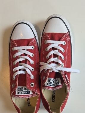 Converse All Star Dark Red  Low-Top Sneakers w/ White Laces Sz 10 Woman/8 Men's